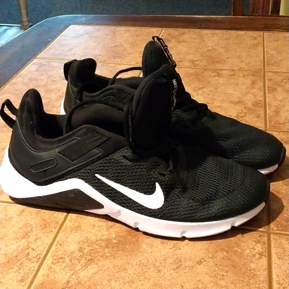 Womens Nikes, size 9